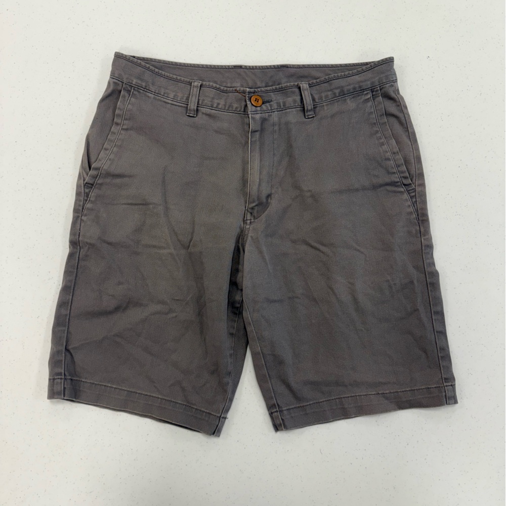 Tommy Bahama Flat Front Gray Shorts size 32